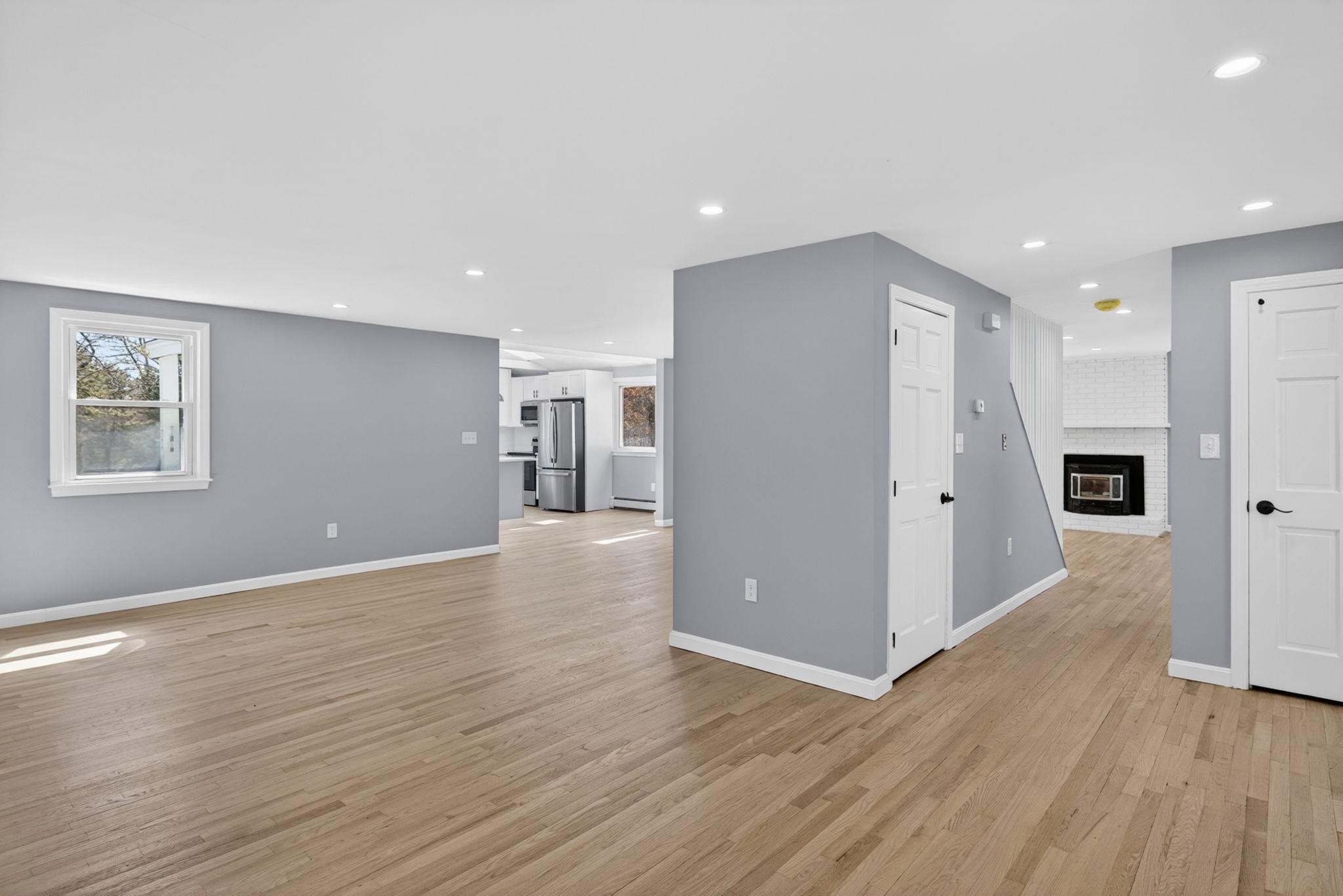 27 Gilcreast Road Londonderry, NH 03053 - Photo 8 of 31