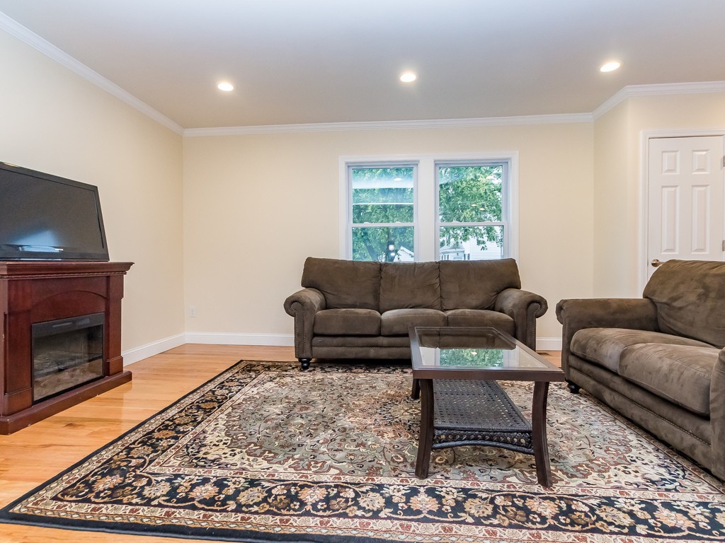 8 Fifield Street, Unit 8 Watertown, MA 02472 - Photo 9 of 27 Gallery Image 9