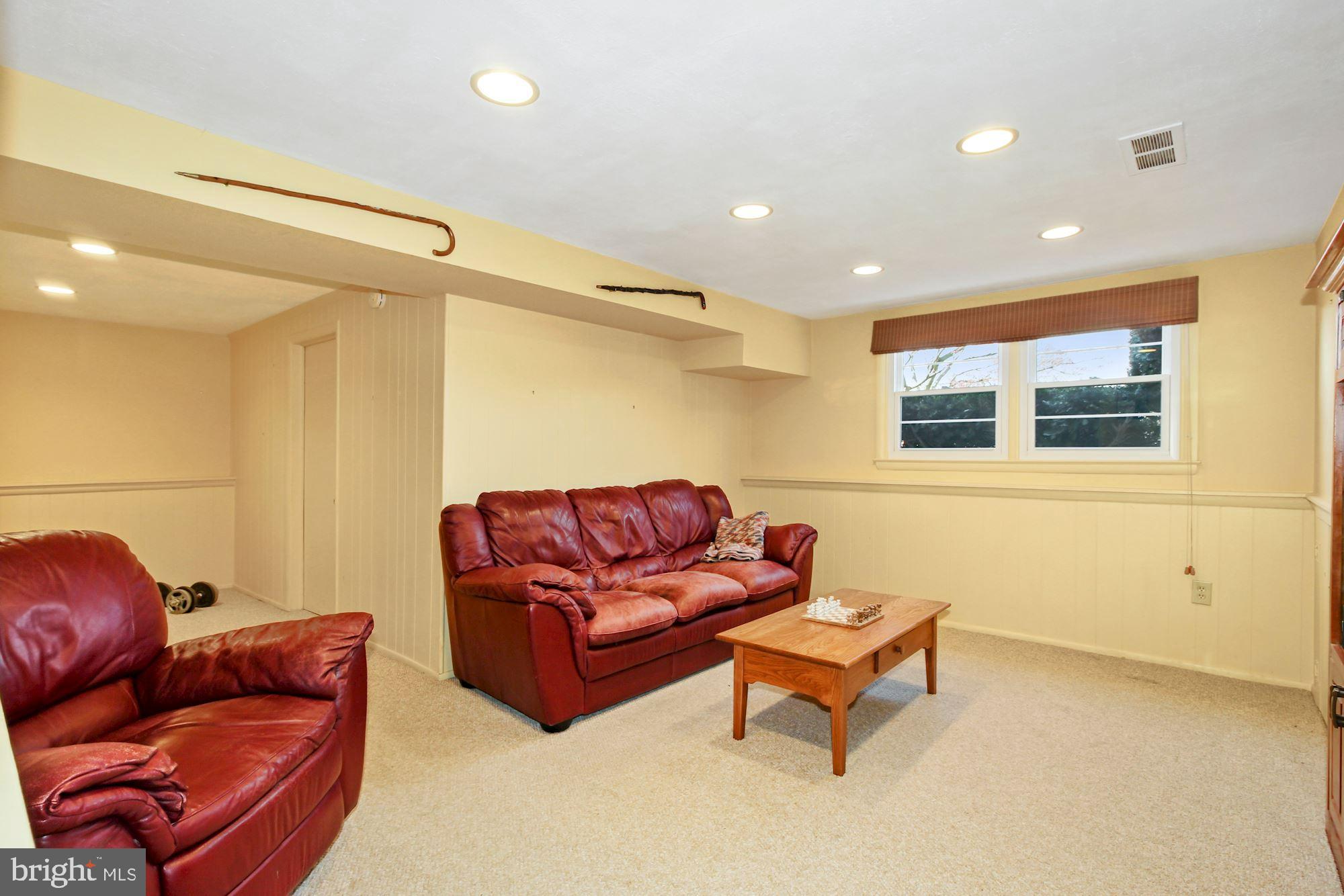 219 Rollingfield Road Catonsville, MD 21228 - Photo 17 of 29