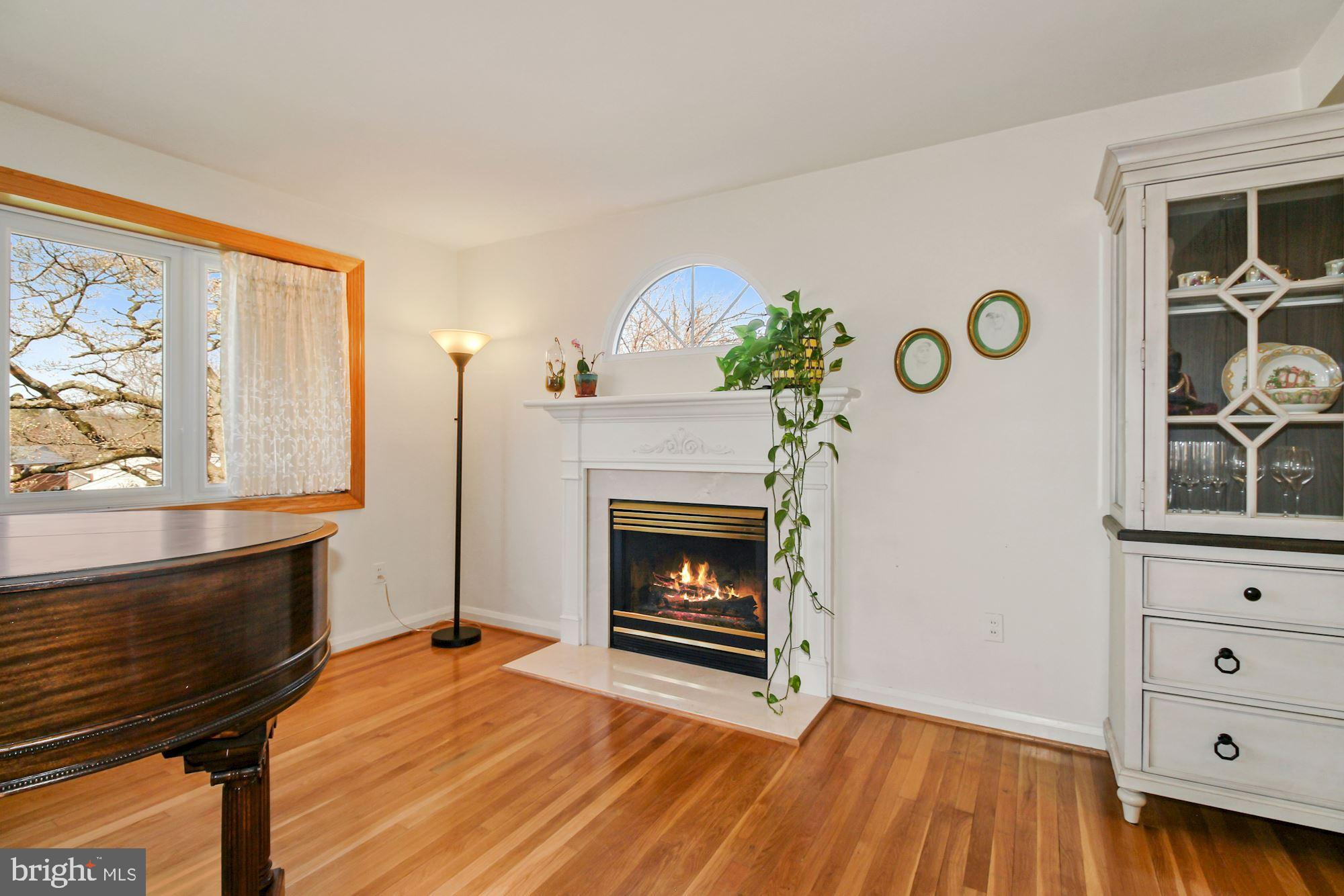 219 Rollingfield Road Catonsville, MD 21228 - Photo 4 of 29