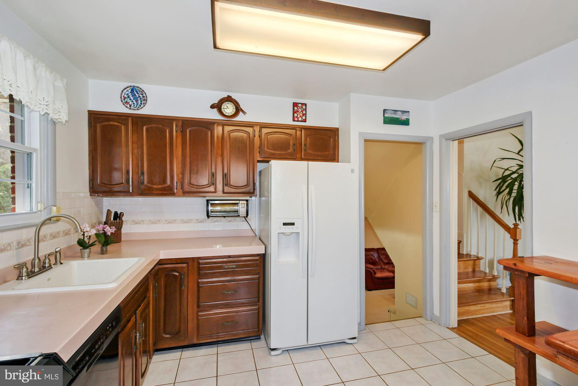 219 Rollingfield Road Catonsville, MD 21228 - Photo 8 of 29