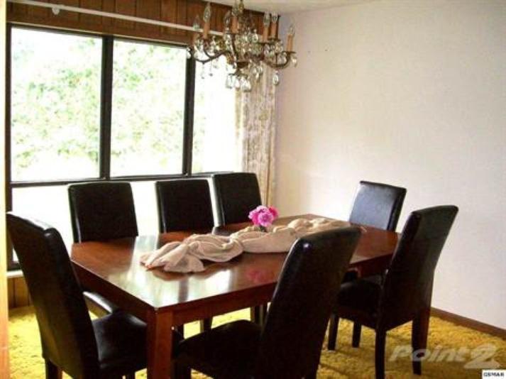 431 Keeble Road Maryville, TN 37804 - Photo 30 of 34 Dinning Room with Dinning Table Looks Go