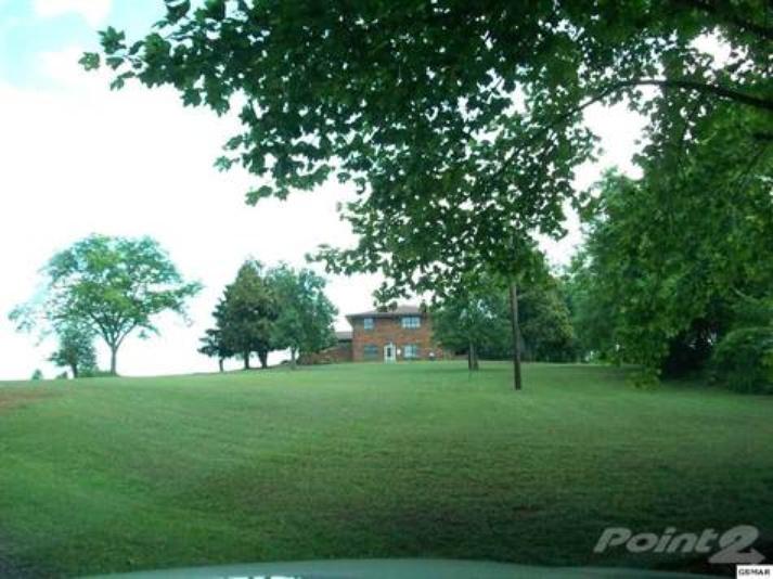 431 Keeble Road Maryville, TN 37804 - Photo 6 of 34 Facing Full Side from Pond Side