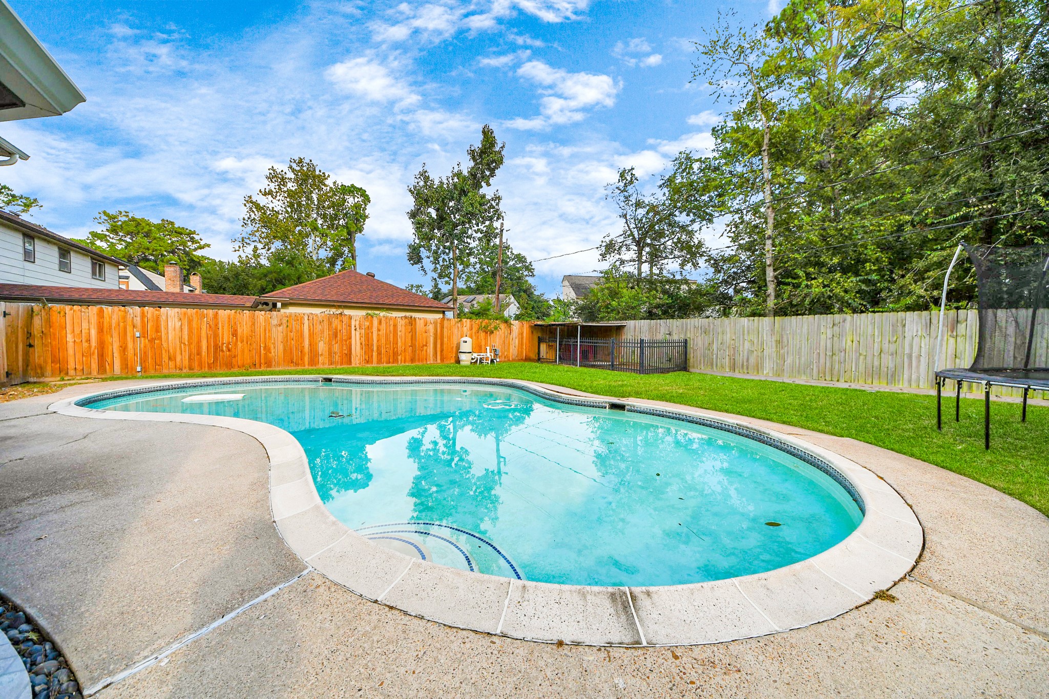 1719 Saddlecreek Drive Houston, TX 77090 - Photo 31 of 38