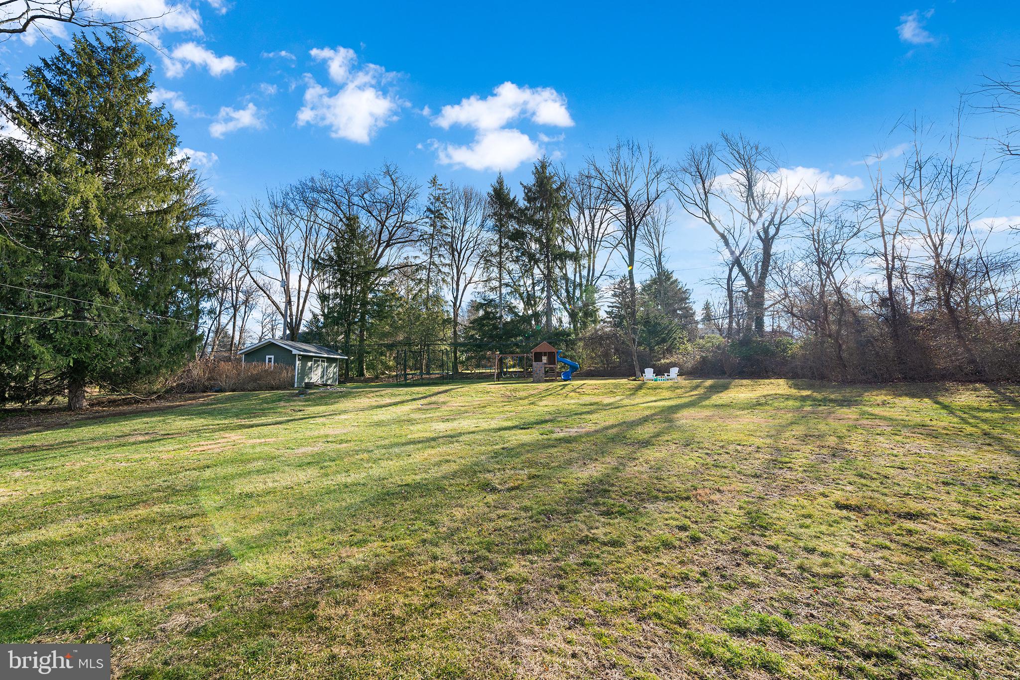 1012 Tenby Road Berwyn, PA 19312 - Photo 26 of 32 rear flat yard