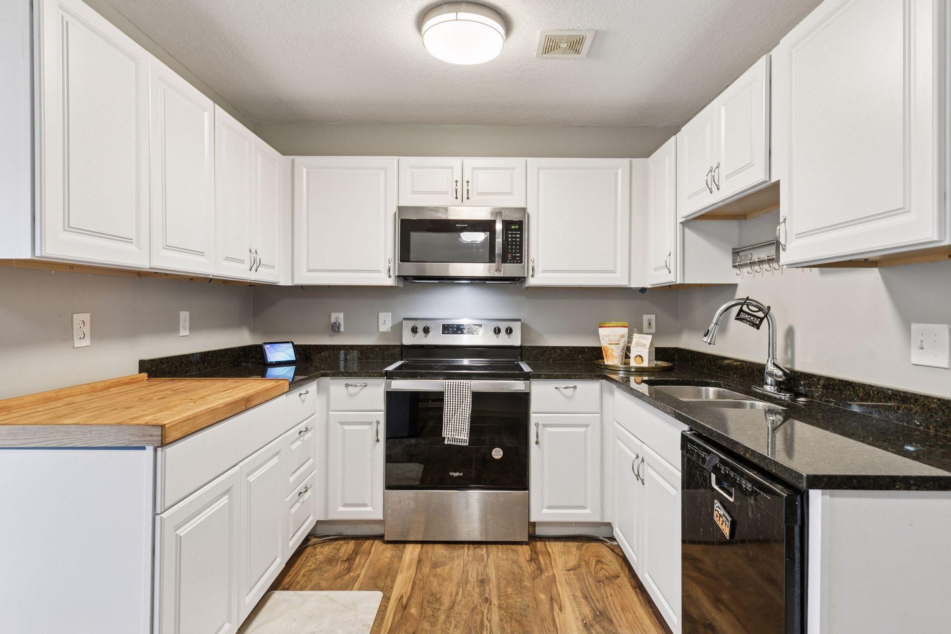 1627 Christie Place St. Paul, MN 55106 - Photo 13 of 33