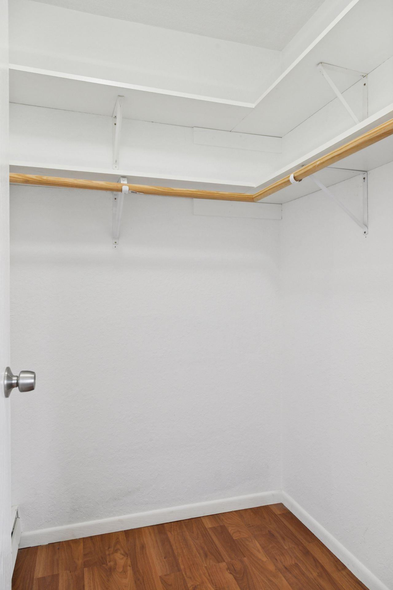 1627 Christie Place St. Paul, MN 55106 - Photo 17 of 33