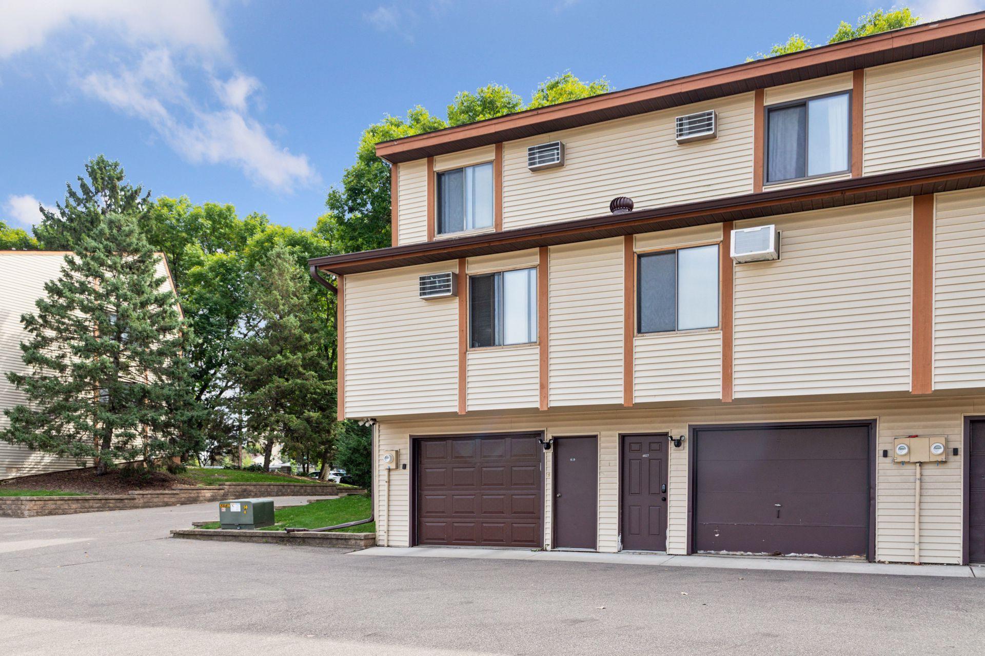 1627 Christie Place St. Paul, MN 55106 - Photo 27 of 33