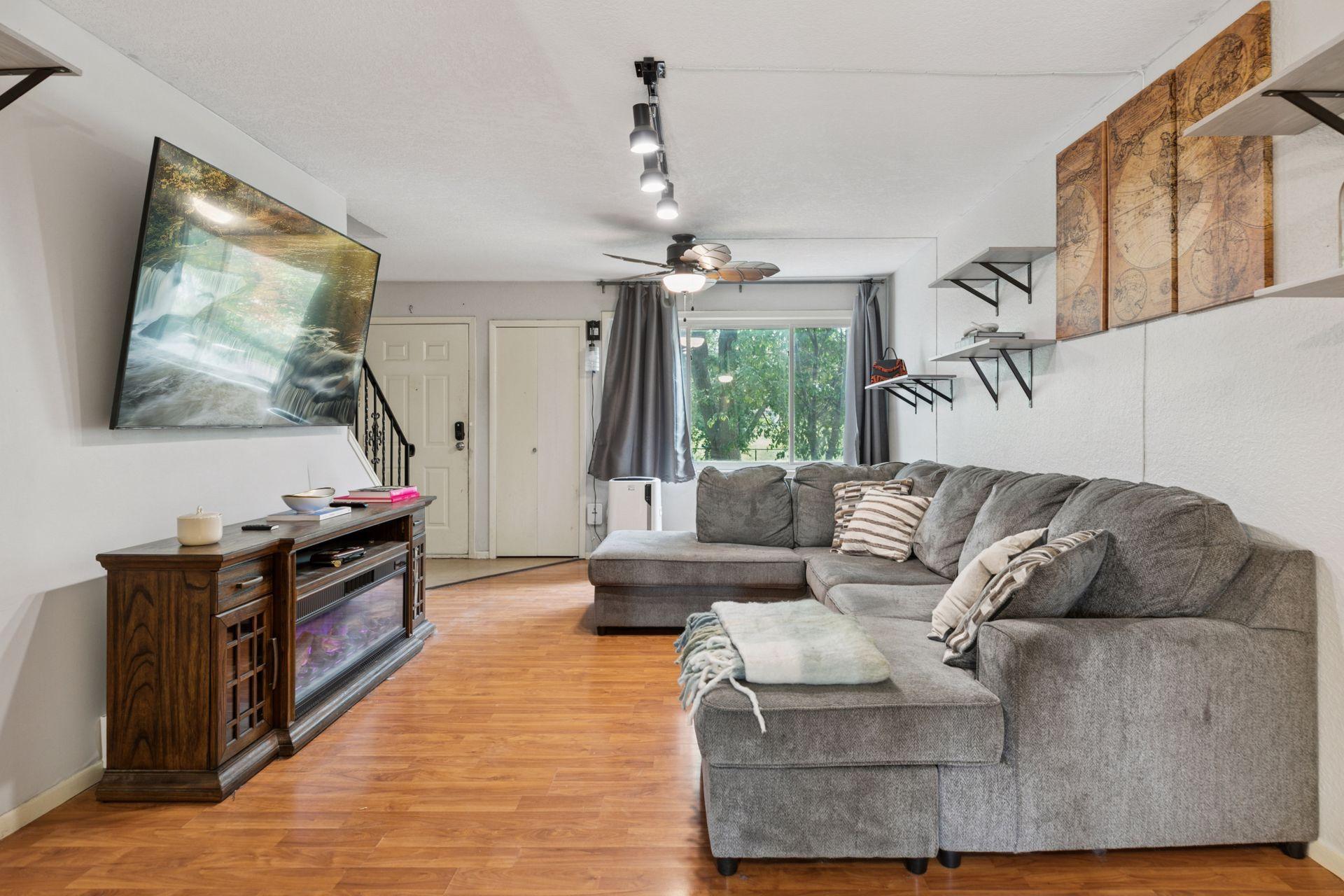 1627 Christie Place St. Paul, MN 55106 - Photo 7 of 33