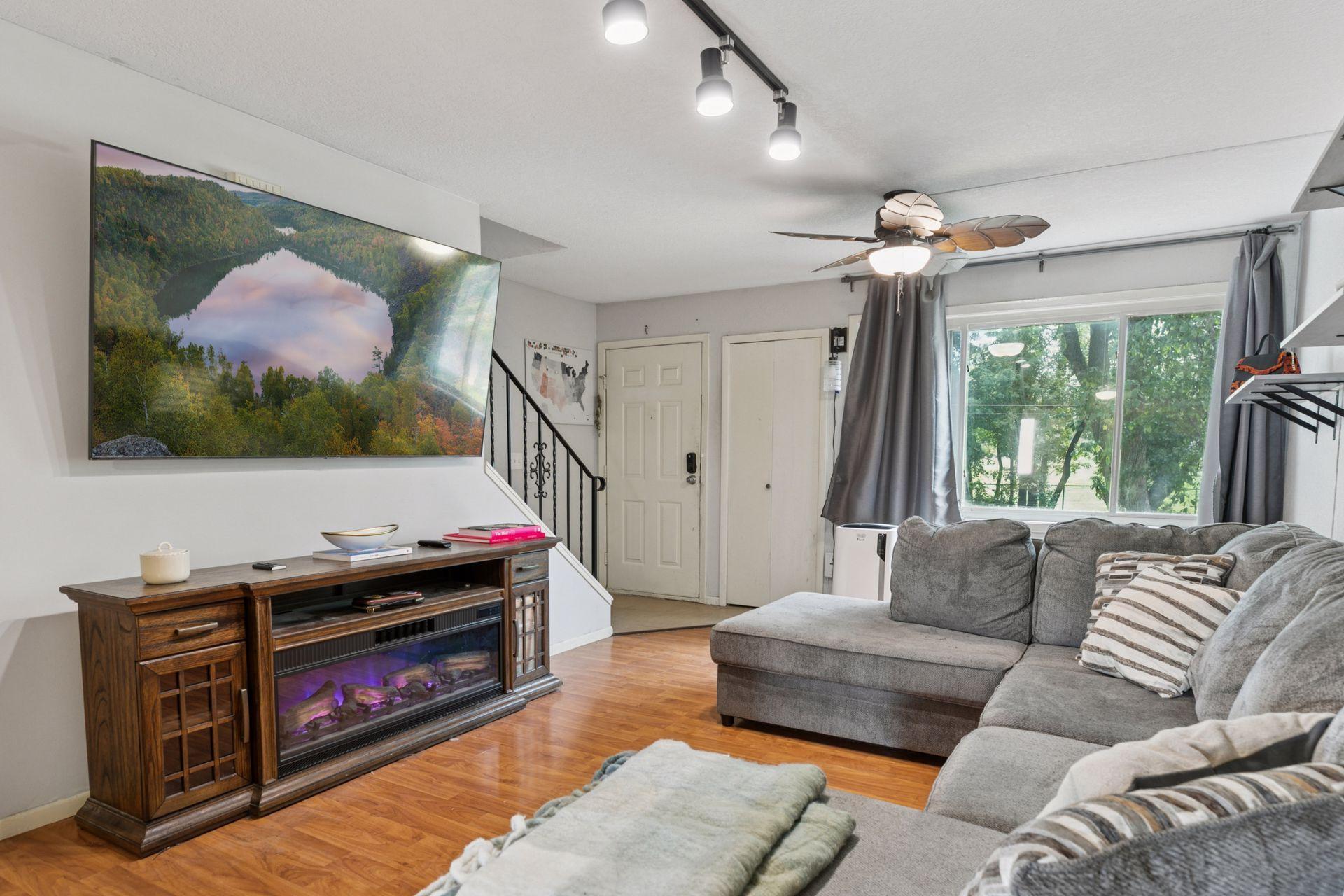 1627 Christie Place St. Paul, MN 55106 - Photo 8 of 33