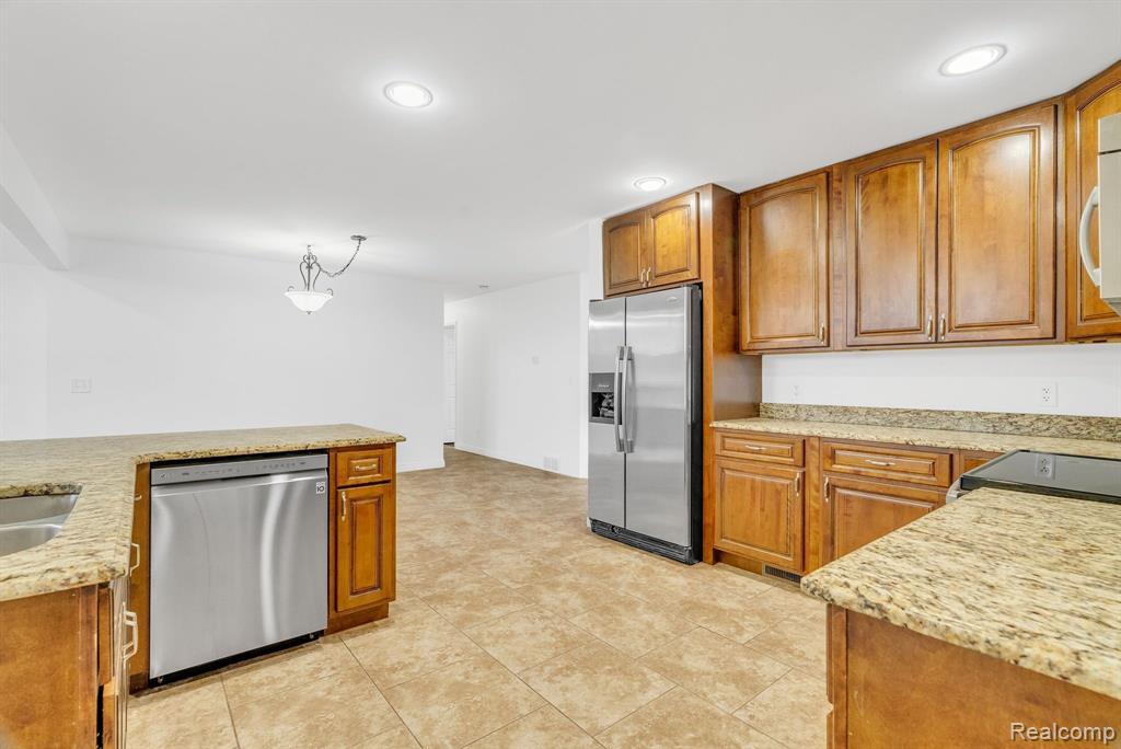 50500 Card Road Macomb, MI 48044 - Photo 10 of 33