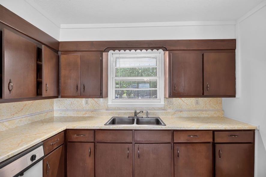 743 Almon Road Carrollton, GA 30117 - Photo 7 of 47 Gallery Image 7