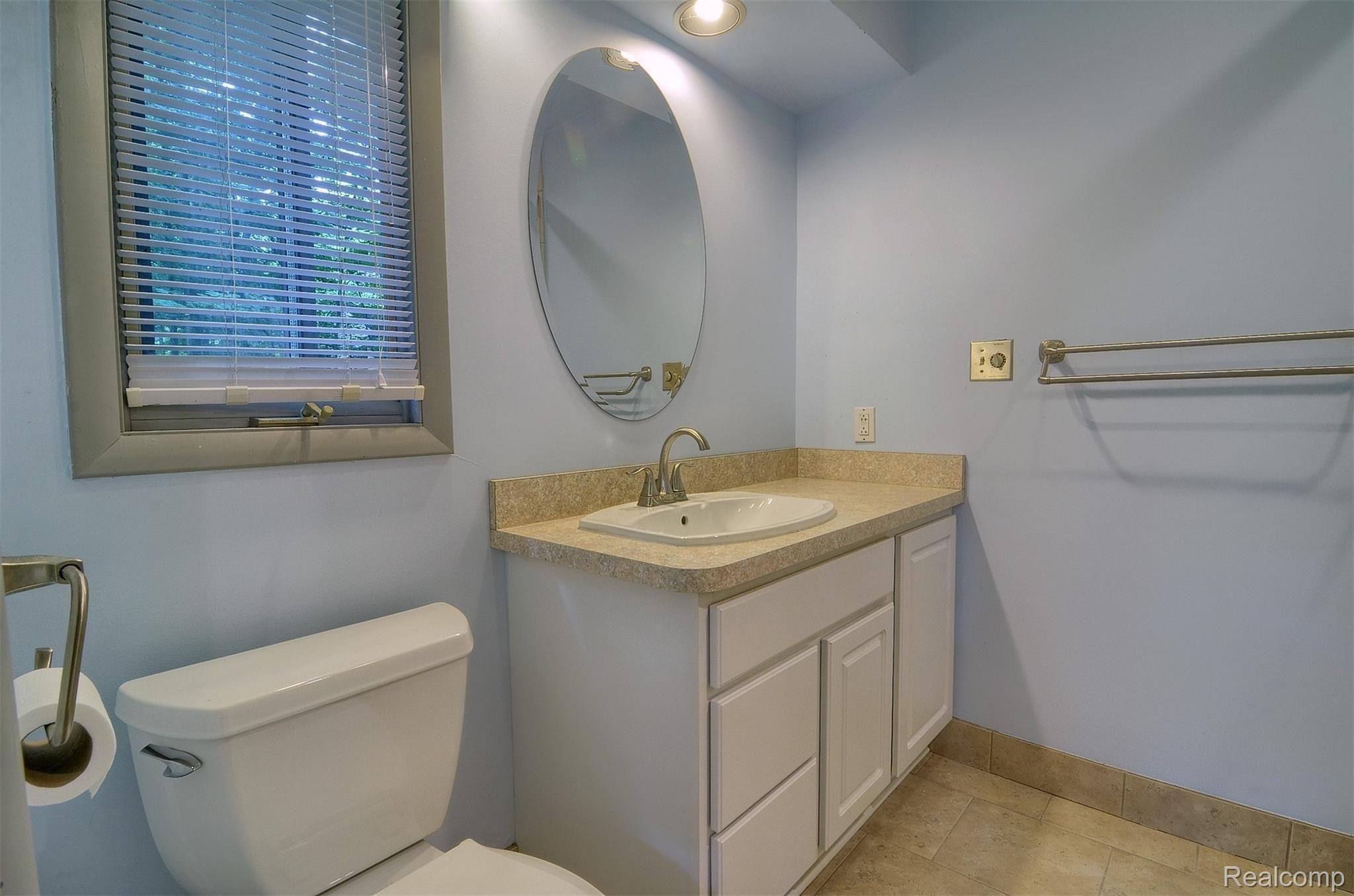 205 Wimberly Drive Rochester, MI 48306 - Photo 20 of 30 205 Wimberly Master_Bathroom.jpg