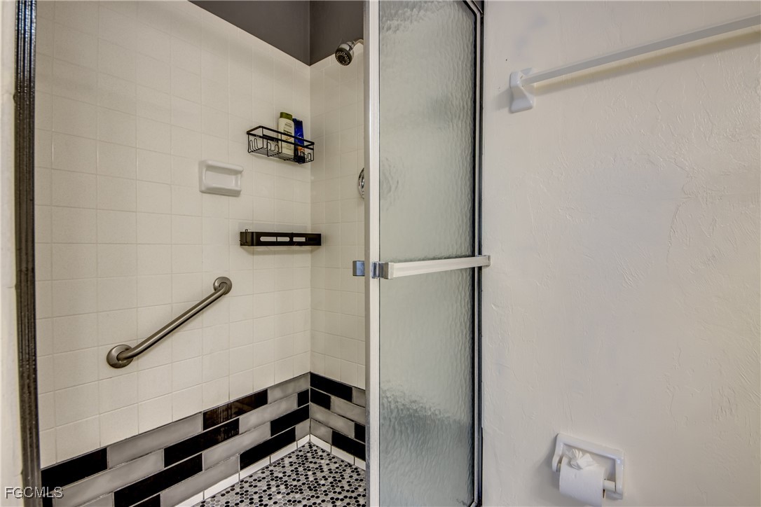 909 Southeast 46th Lane, Unit 202 Cape Coral, FL 33904 - Photo 24 of 38