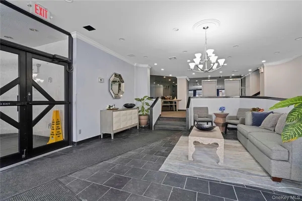 $3,750 | 400 High Point Drive, Unit 206, Hartsdale, NY 10530