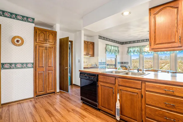 $600,000 | 4353 9 Mile Road Northwest, Sparta, MI 49345