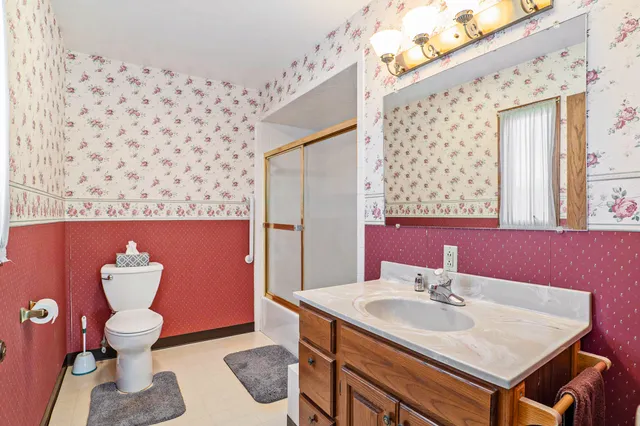 $600,000 | 4353 9 Mile Road Northwest, Sparta, MI 49345