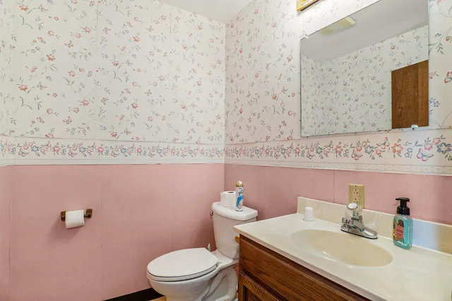 $600,000 | 4353 9 Mile Road Northwest, Sparta, MI 49345