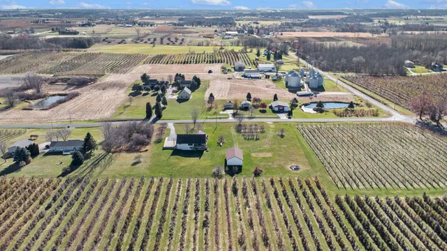 $600,000 | 4353 9 Mile Road Northwest, Sparta, MI 49345
