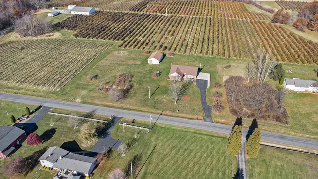 $600,000 | 4353 9 Mile Road Northwest, Sparta, MI 49345