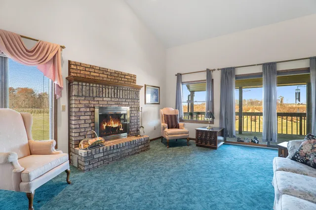 $600,000 | 4353 9 Mile Road Northwest, Sparta, MI 49345