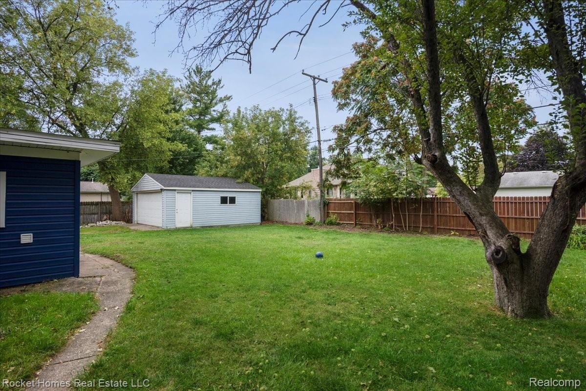 46617 Dequindre Road Rochester, MI 48307 - Photo 19 of 24 21-Rear View.jpg
