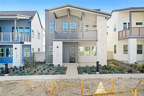 $969,990 | 27345 Creekwood Lane, Newhall, CA 91381