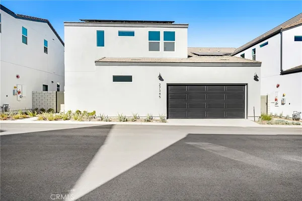 $969,990 | 27345 Creekwood Lane, Newhall, CA 91381