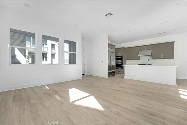 $969,990 | 27345 Creekwood Lane, Newhall, CA 91381