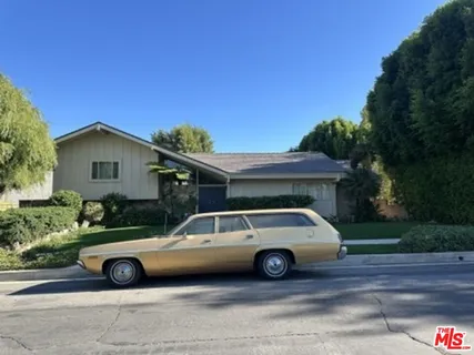 $2,000,000 | 12752 Halkirk Street, Studio City, CA 91604