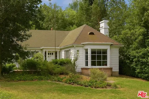 $2,000,000 | 12752 Halkirk Street, Studio City, CA 91604