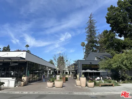 $2,000,000 | 12752 Halkirk Street, Studio City, CA 91604
