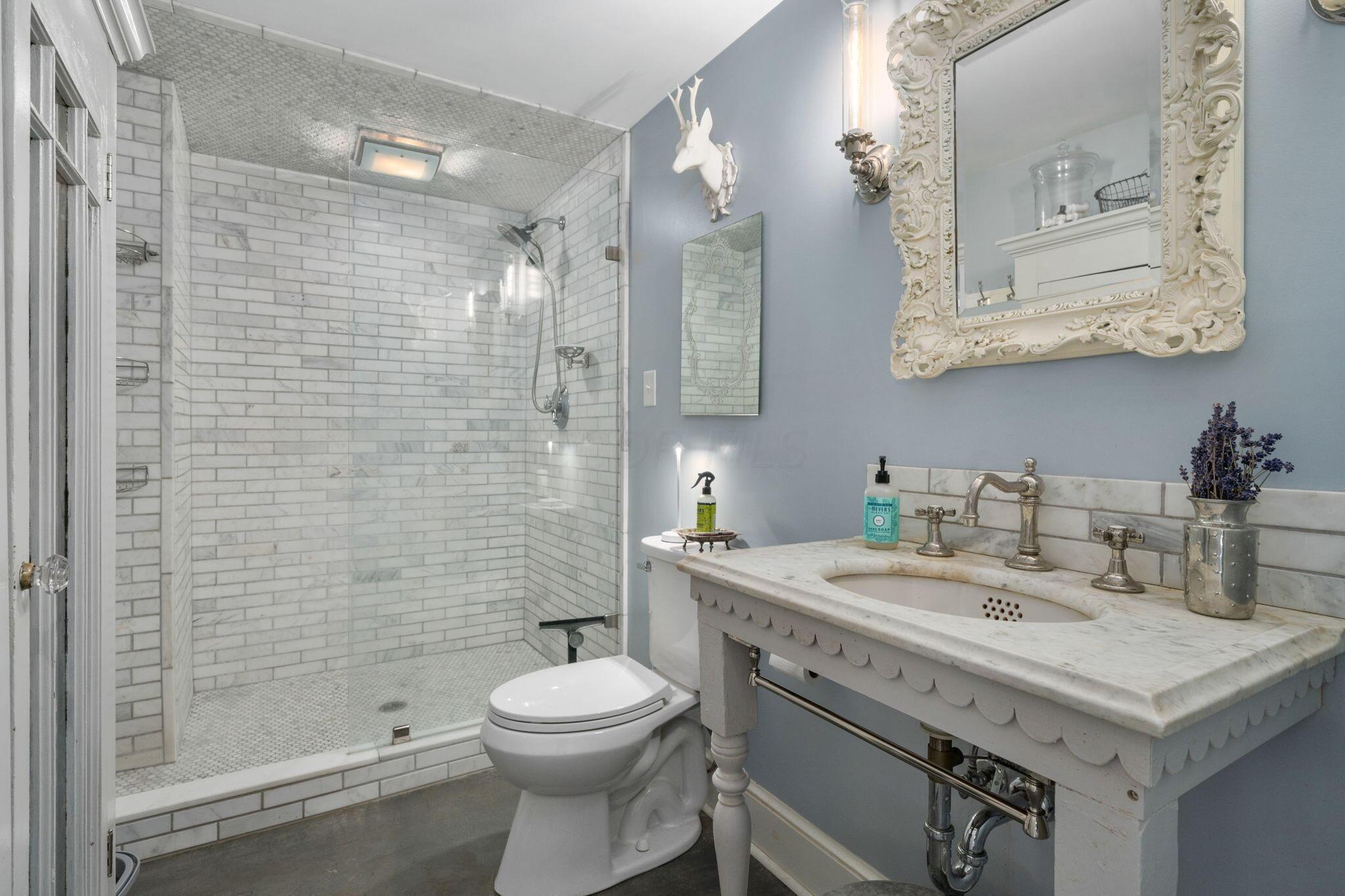 4356 Hawk Road Mechanicsburg, OH 43044 - Photo 40 of 115 First floor full bath