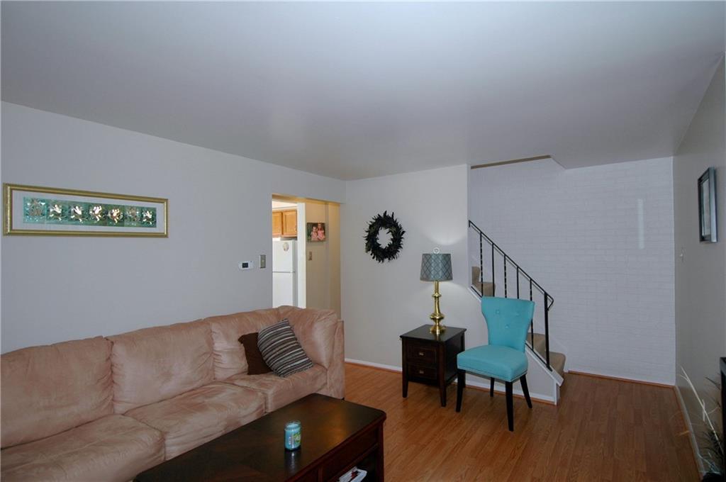 94 Seavey Road Pittsburgh, PA 15223 - Photo 6 of 21 Gallery Image 6