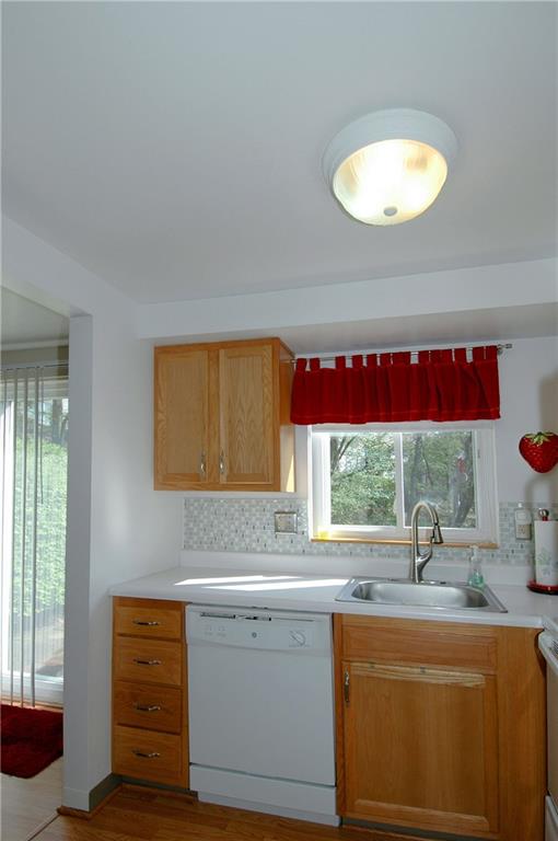 94 Seavey Road Pittsburgh, PA 15223 - Photo 10 of 21 Gallery Image 10