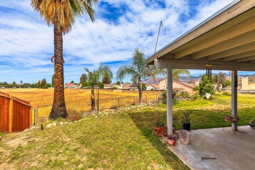 44194 Meadow Grove Street Hemet, CA 92544 - Photo 36 of 42 a view of a backyard