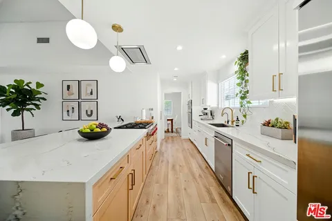 $1,375,000 | 12861 Titian Avenue, Granada Hills, CA 91344