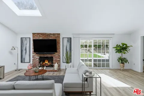 $1,375,000 | 12861 Titian Avenue, Granada Hills, CA 91344