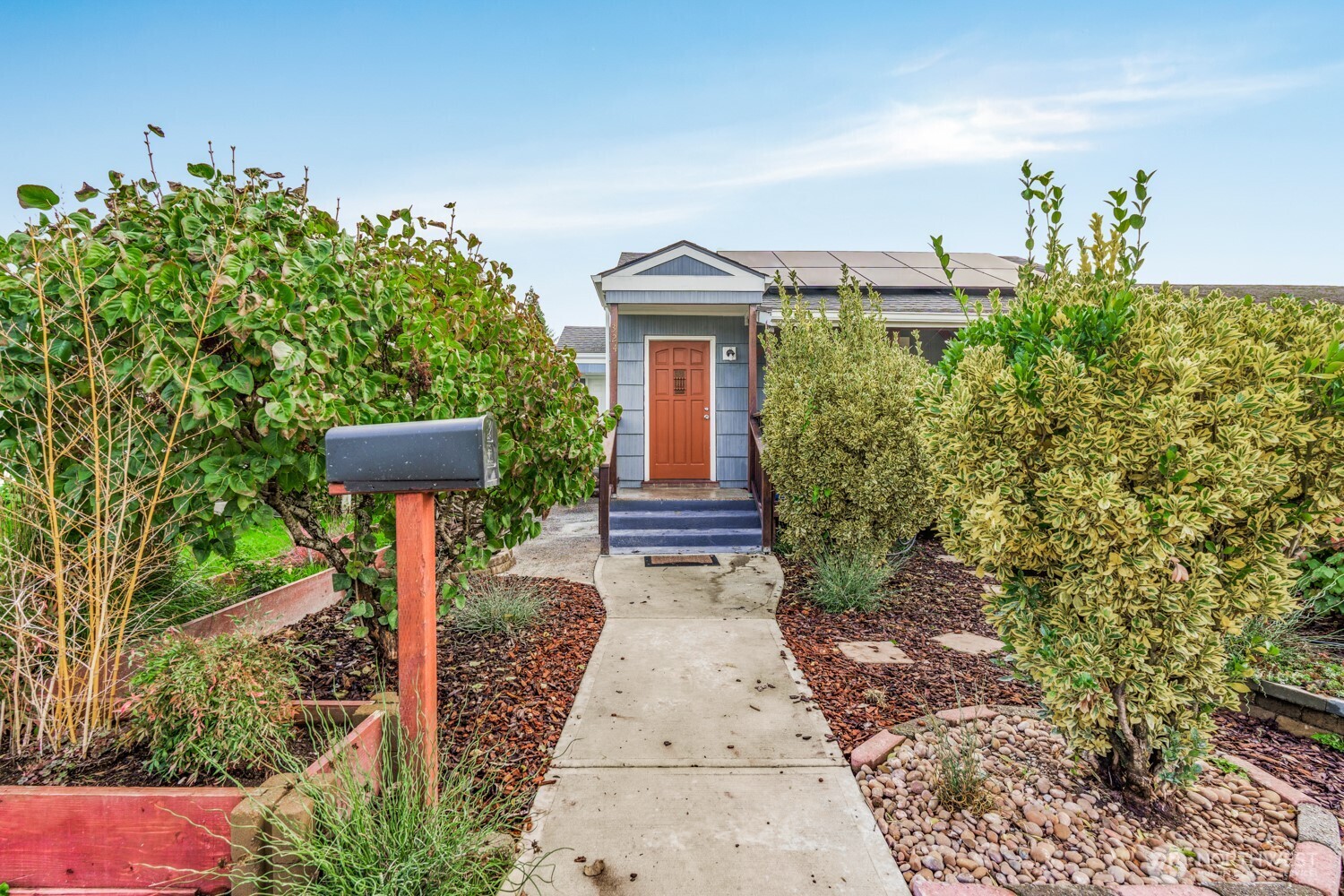 a house view with a outdoor space