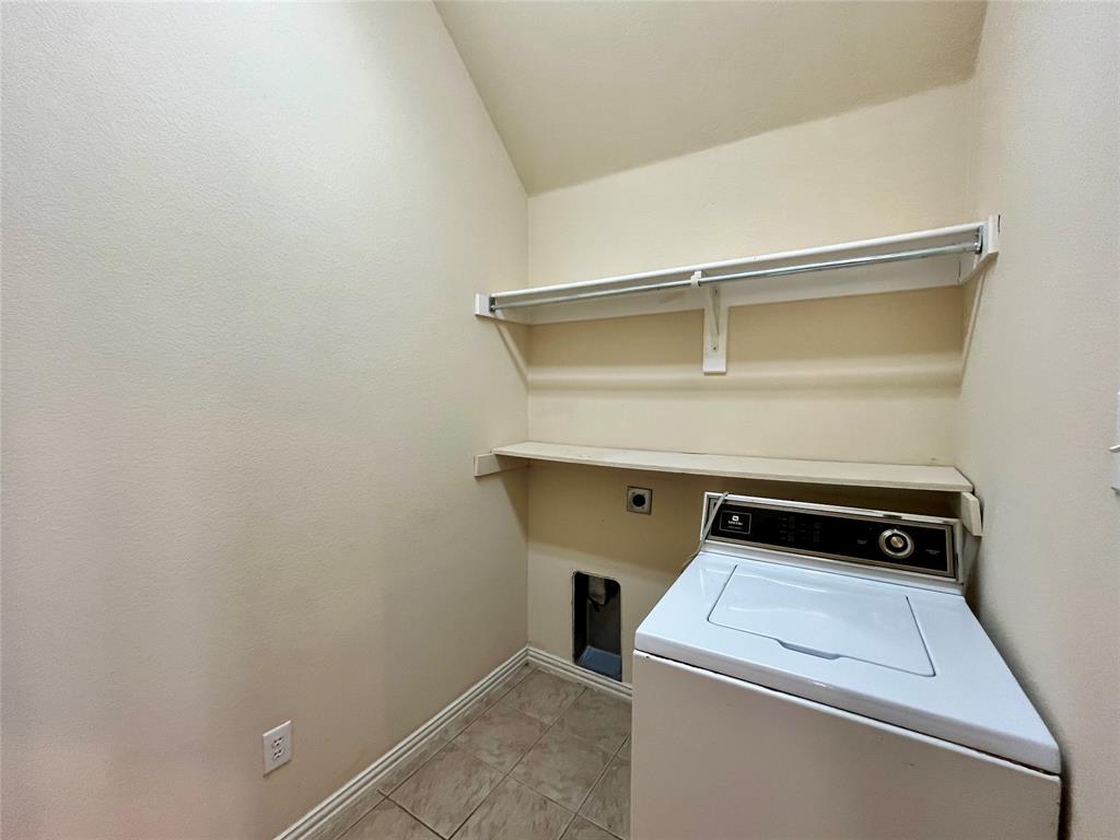 921 Raleigh Path Denton, TX 76208 - Photo 5 of 22