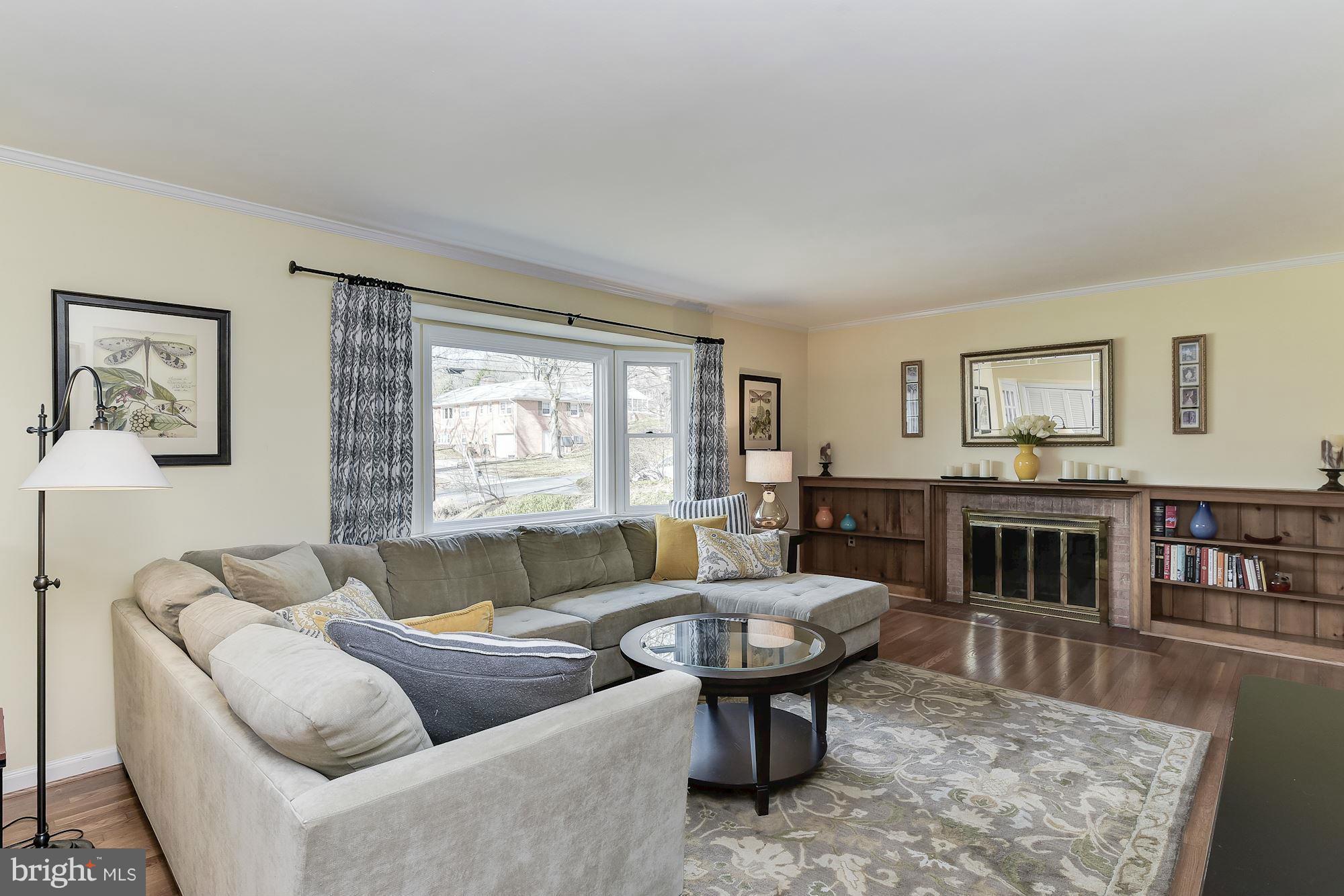 10619 Kinloch Road Silver Spring, MD 20903 - Photo 6 of 30 Living Room