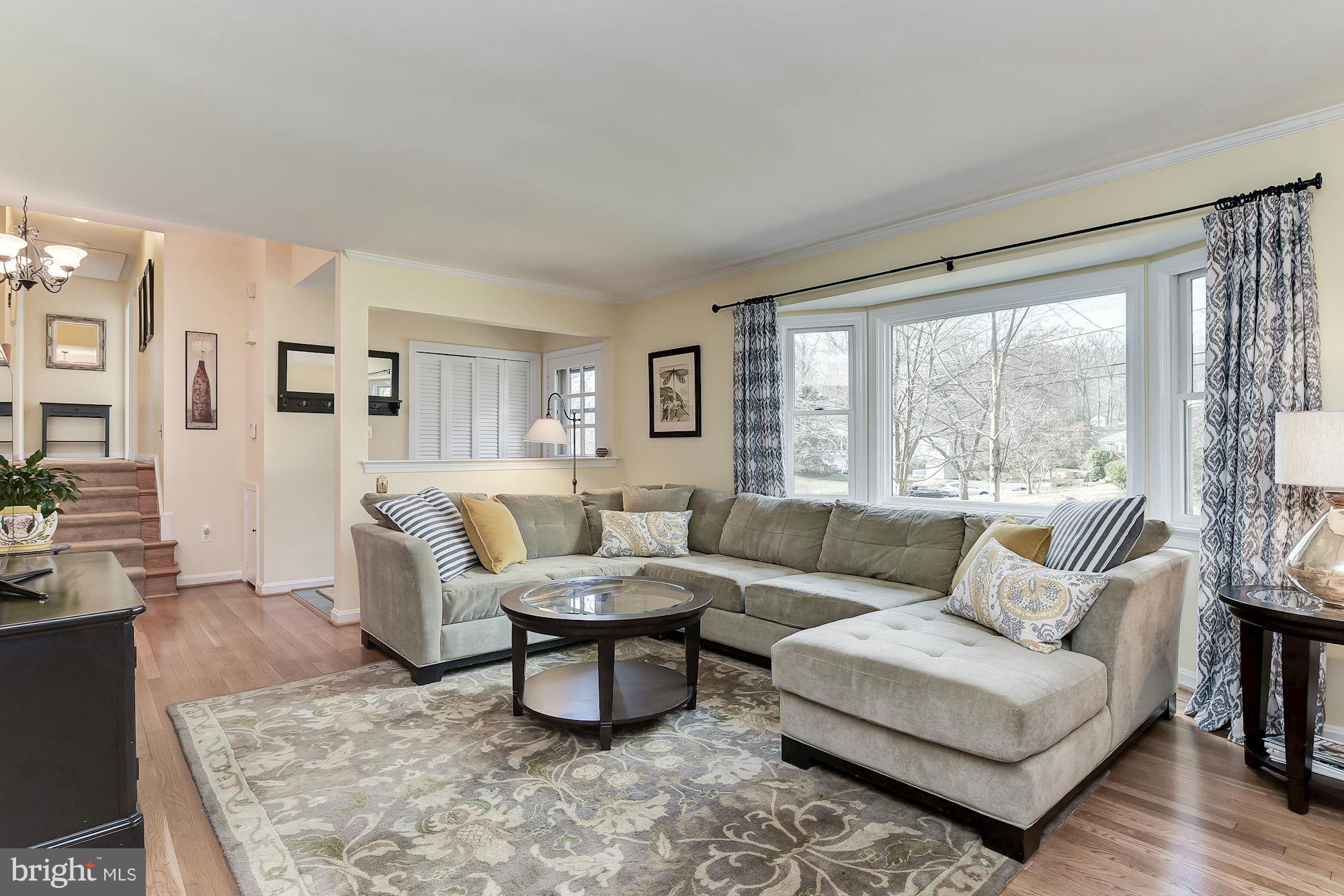 10619 Kinloch Road Silver Spring, MD 20903 - Photo 7 of 30 Living Room