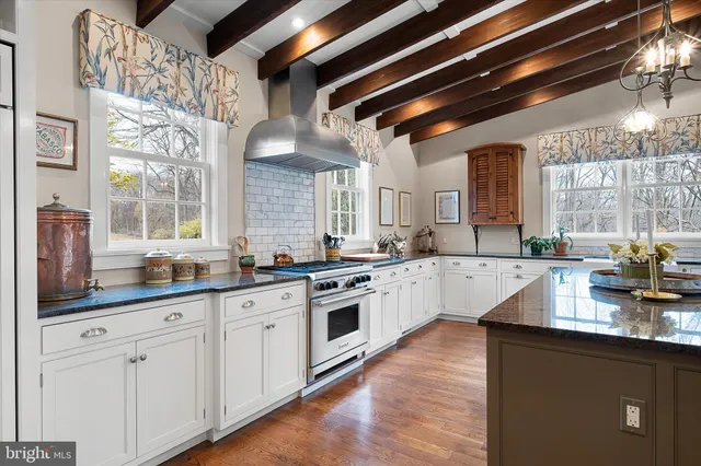 $1,350,000 | 417 Burnt Mill Road, Chadds Ford, PA 19317