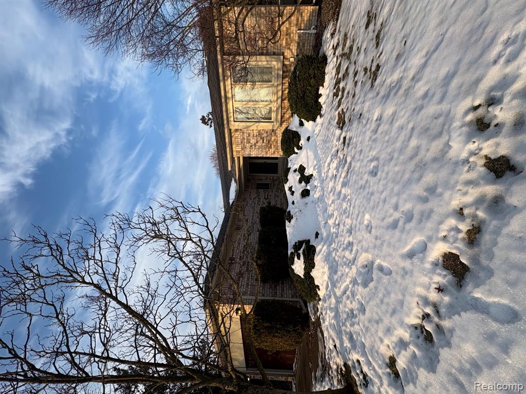 2090 Cumberland Road Rochester, MI 48307 - Photo 2 of 25