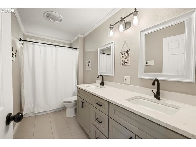 $1,250,000 | 35001 Northeast 91st Avenue, La Center, WA 98629