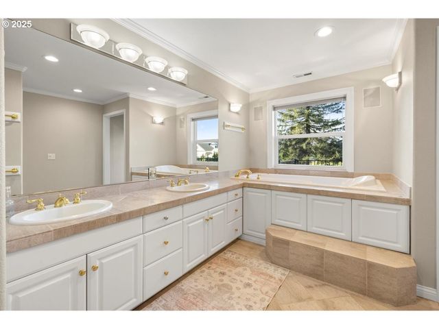 $1,250,000 | 35001 Northeast 91st Avenue, La Center, WA 98629