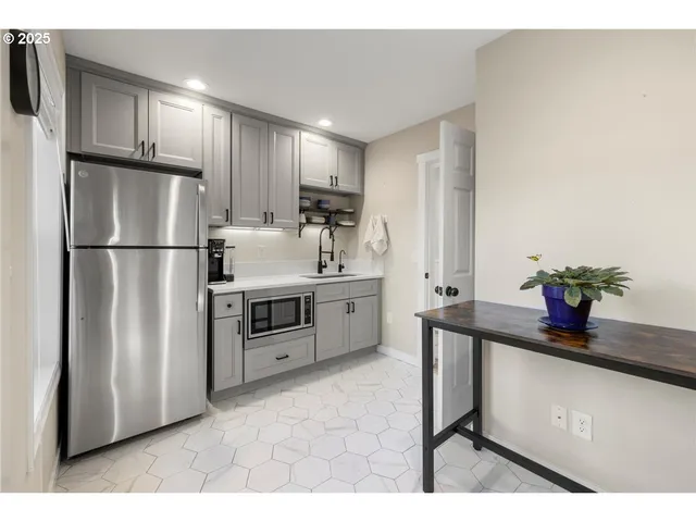 $1,250,000 | 35001 Northeast 91st Avenue, La Center, WA 98629