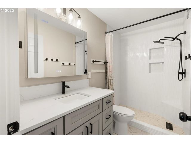 $1,250,000 | 35001 Northeast 91st Avenue, La Center, WA 98629