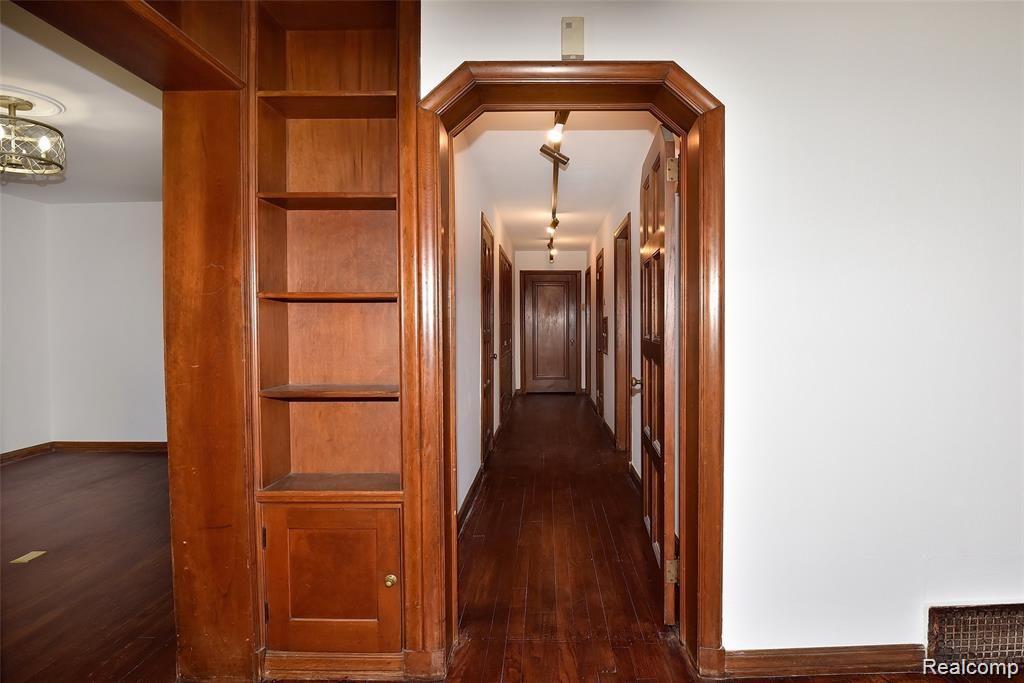 20400 Stratford Road Detroit, MI 48221 - Photo 12 of 27