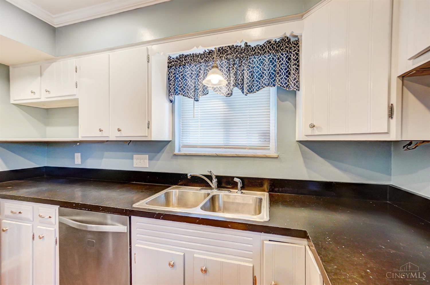6070 Snyder Road Cincinnati, OH 45247 - Photo 25 of 41
